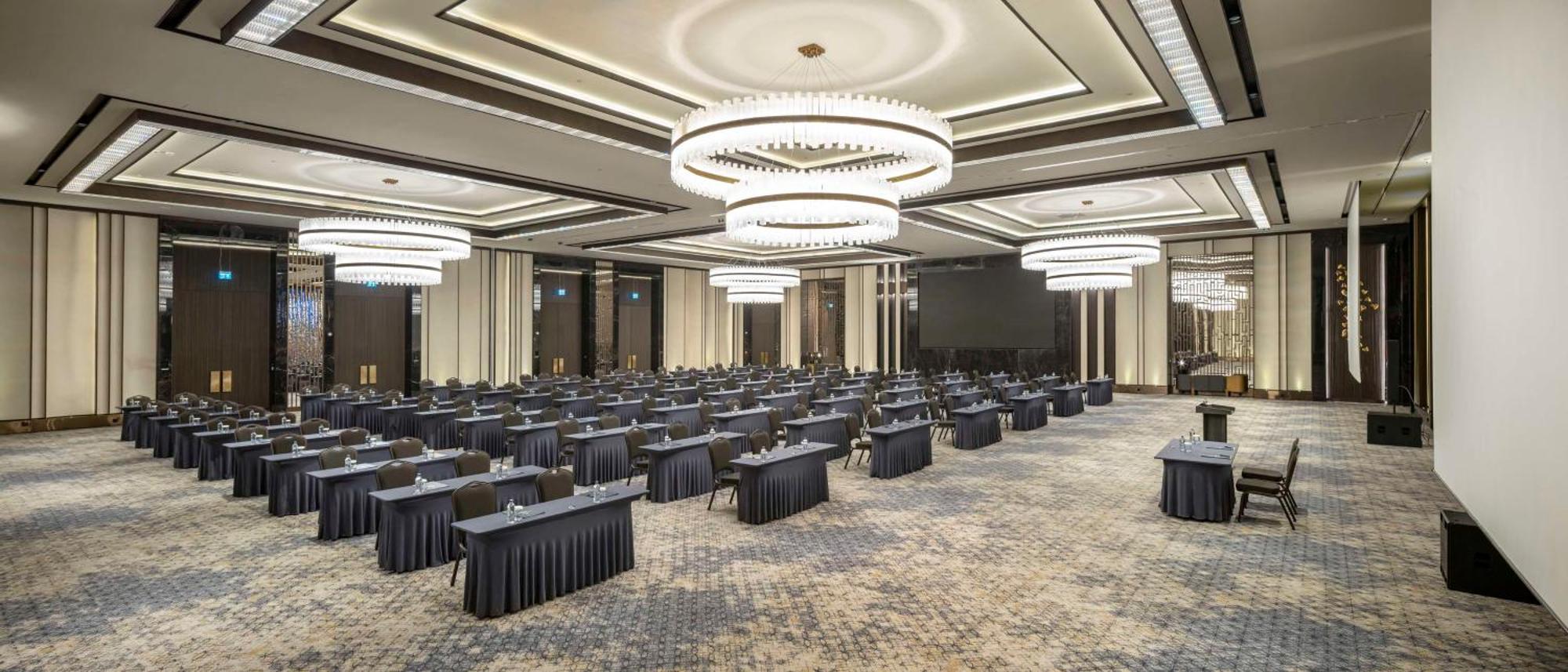 מלון Doubletree By Hilton שנליאורפה מראה חיצוני תמונה