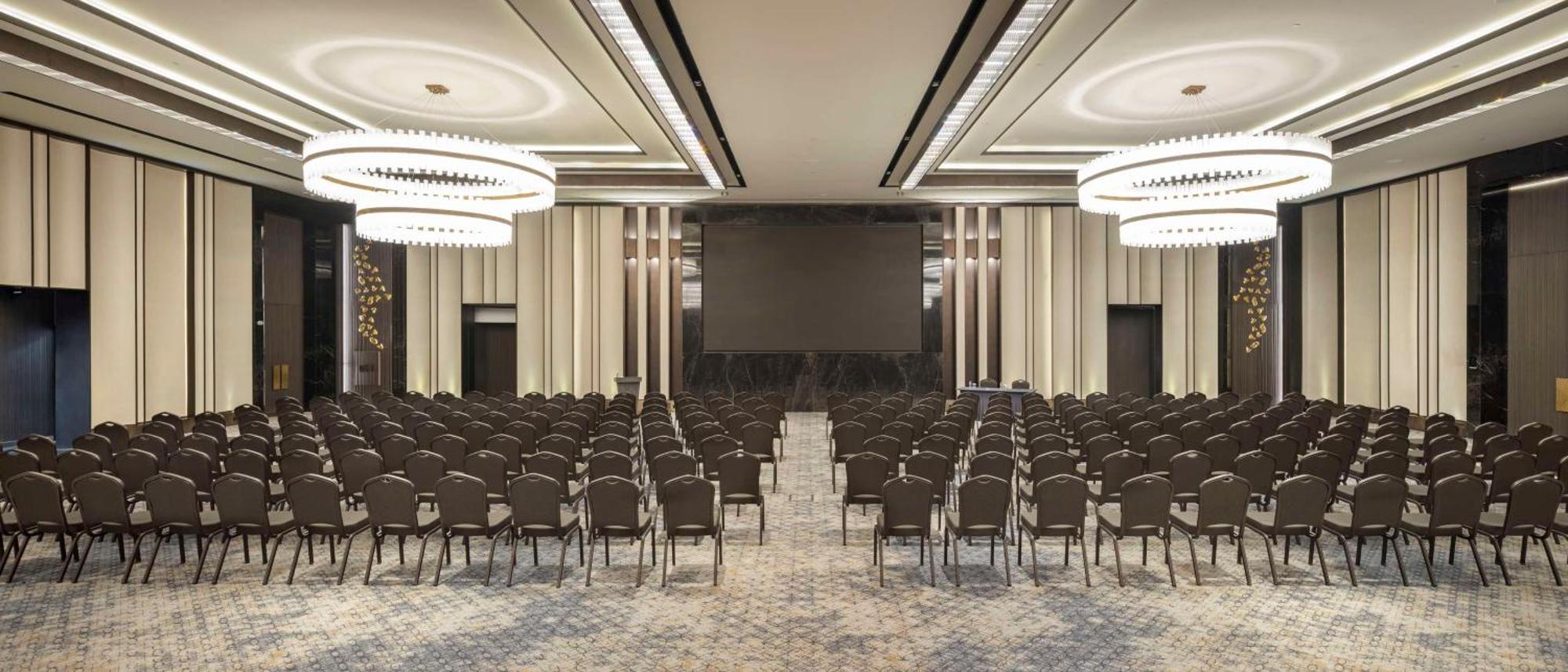 מלון Doubletree By Hilton שנליאורפה מראה חיצוני תמונה