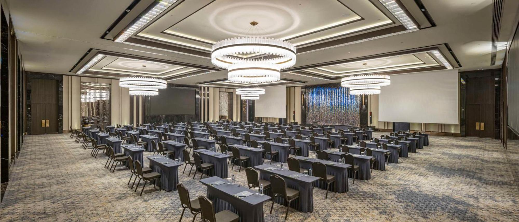 מלון Doubletree By Hilton שנליאורפה מראה חיצוני תמונה